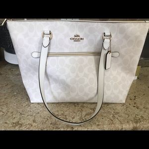 NWT Coach SIG Gallery Tote